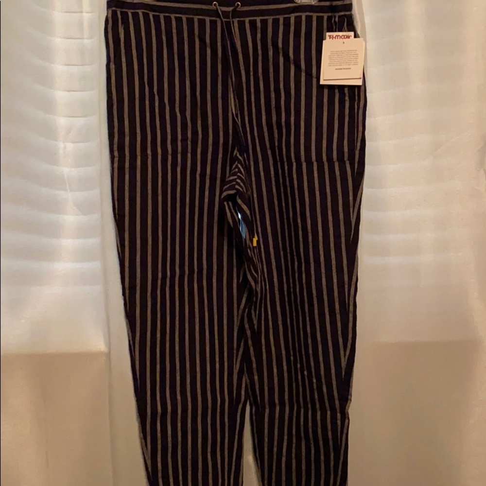 Stripped comfy pants.